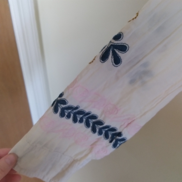 Johnny Was 3J Workshop Cream Floral Embroidered Blouse Size Medium - Picture 9 of 11